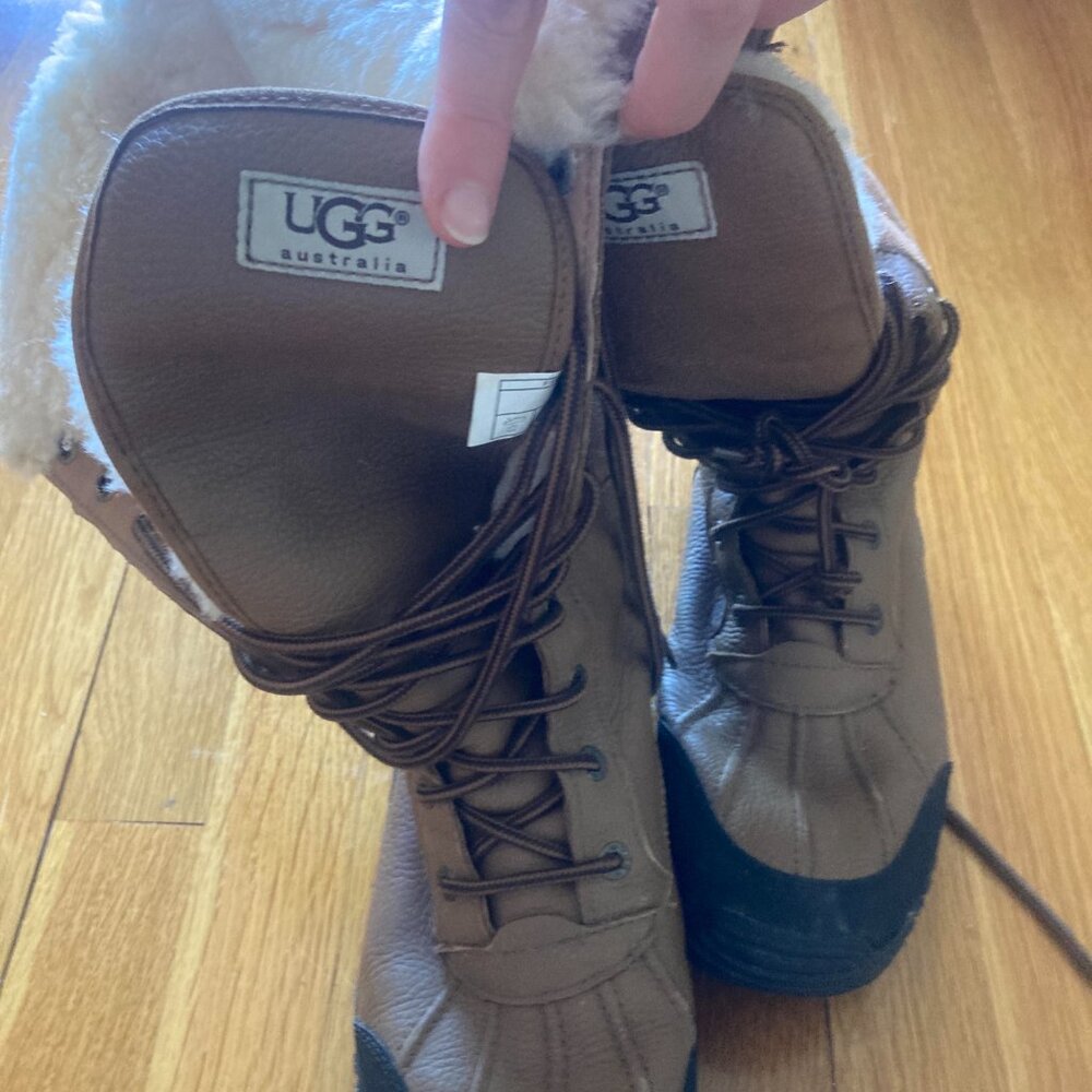 UGG ADIRONDACK TALL 5498 Suede Leather Sheepskin Lined Boots 7 Vibram Chestnut